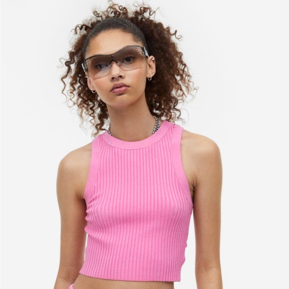 H&M pink ribbed top